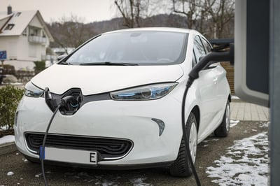 E-Auto lädt Strom daheim - Bildquelle: Pixabay